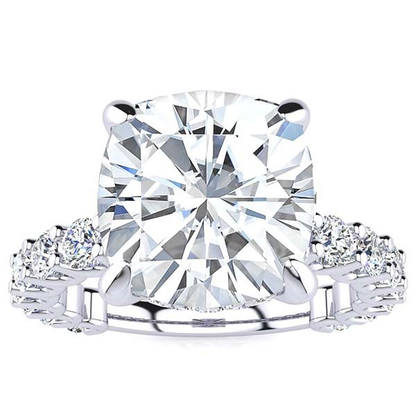 Griselda Moissanite Ring