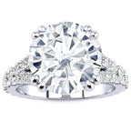Regina Moissanite Ring