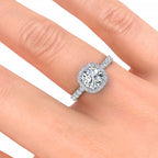 Donna Moissanite Ring