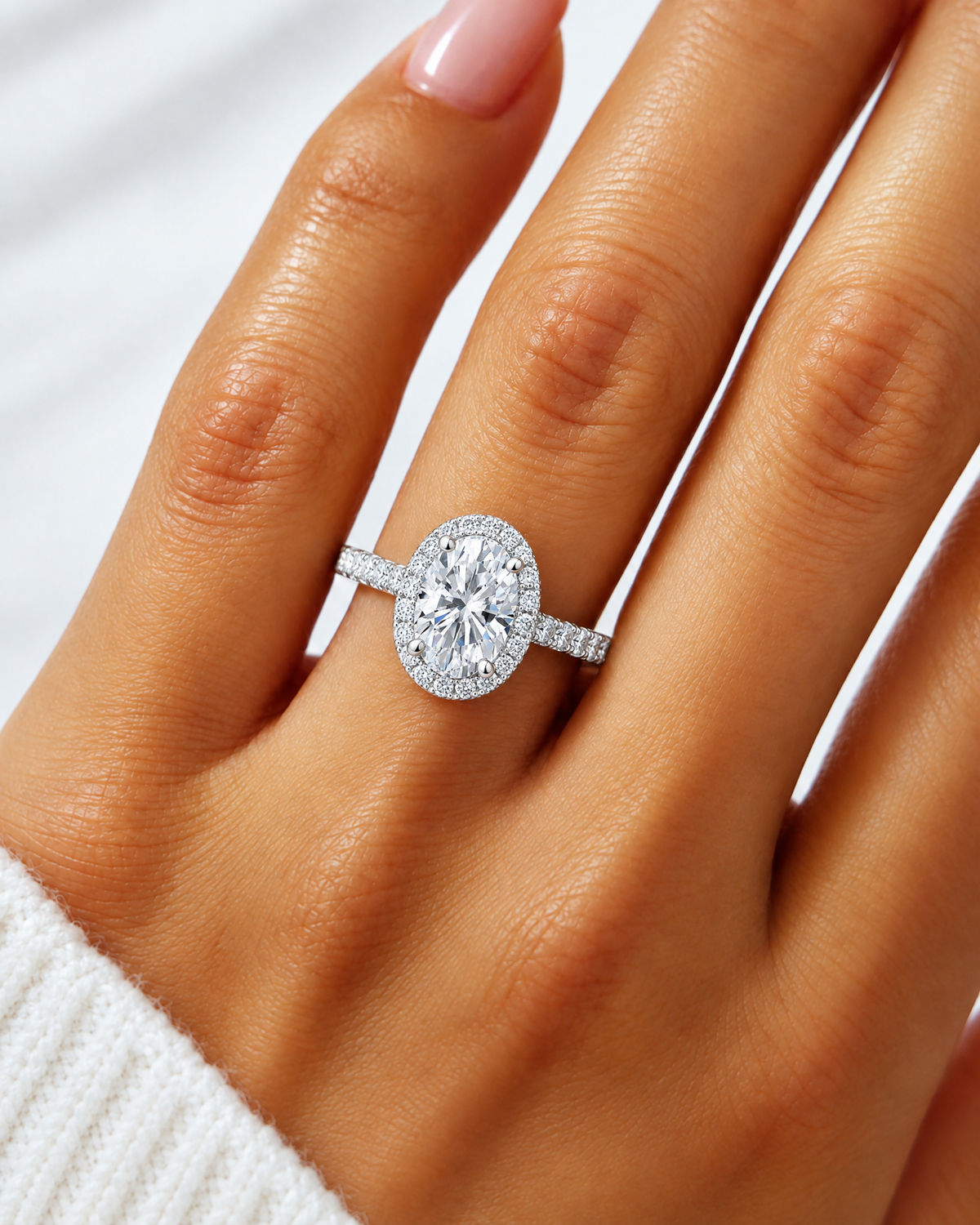 Adele engagement ring - white gold on hand