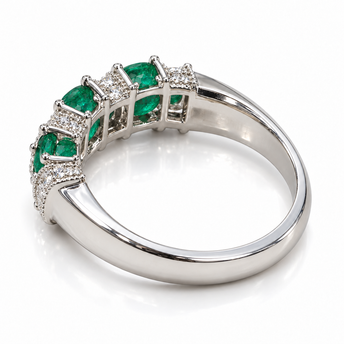 Oval emerald and diamond band in 14K white gold, rear view